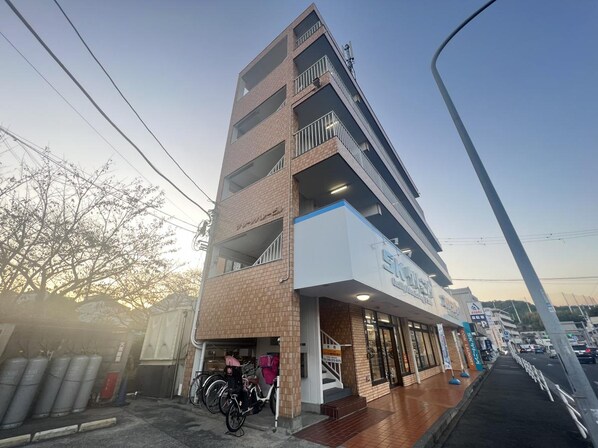 グリーンバレービルの物件外観写真